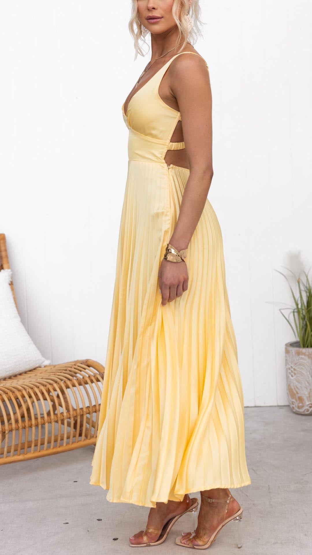 Liana™ – Pleated V-Neck Maxi Summer Dress