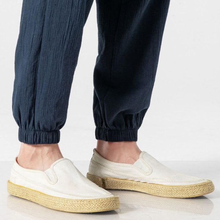 MAGNUS™ - CLASSIC RELAXED FIT CORDUROY TROUSERS